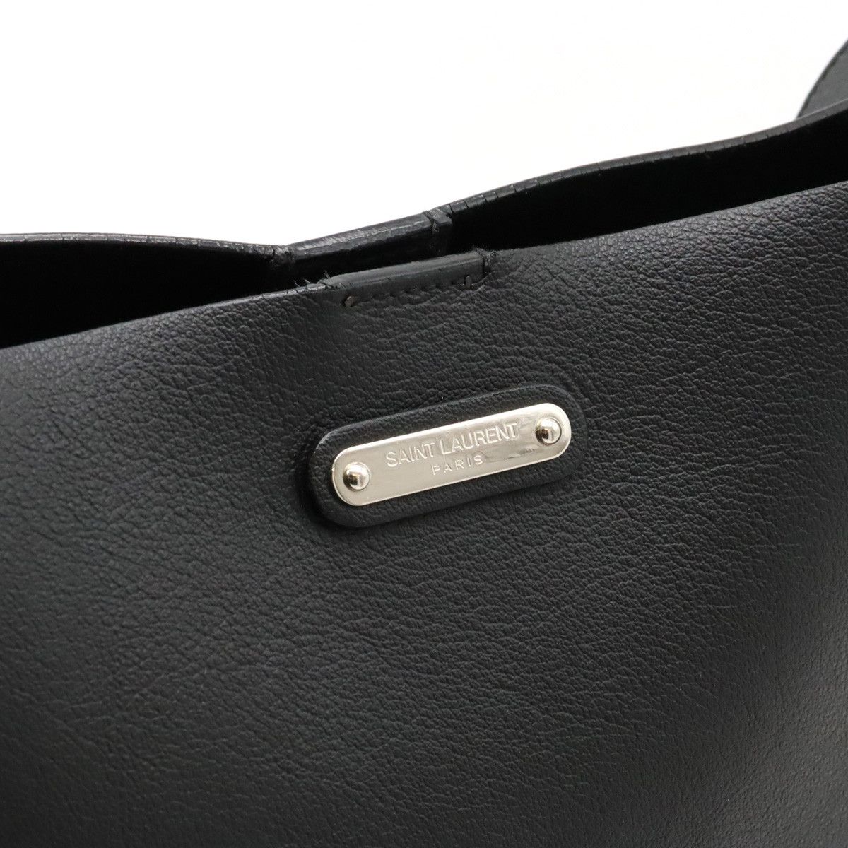 Yves Saint Laurent Yves Saint Laurent Yves Saint Laurent YSL Bold Leather Crossbody Messenger Bag 503988 Leather Crossbody Bag 503988 in Very Good Condition Size ONE SIZE - 8 Thumbnail