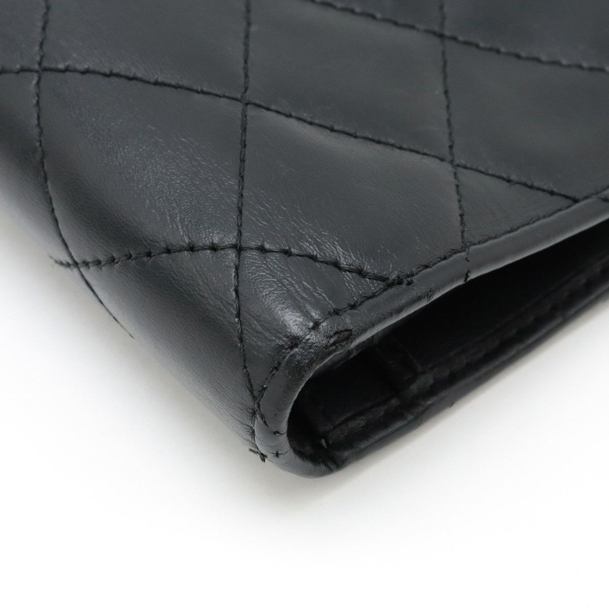 Chanel Chanel Chanel Cambon Line Soft Calf/Enamel Bifold Long Wallet A26717 Leather Long Wallet A26717 in Very Good Condition Size ONE SIZE - 3 Thumbnail