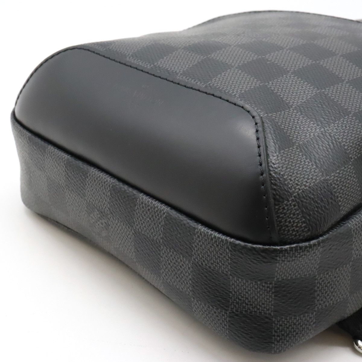 Louis Vuitton Louis Vuitton Louis Vuitton Damier Graphite Avenue Sling Bag N41719 Canvas Crossbody Bag N41719 in Great Condition Size ONE SIZE - 3 Thumbnail