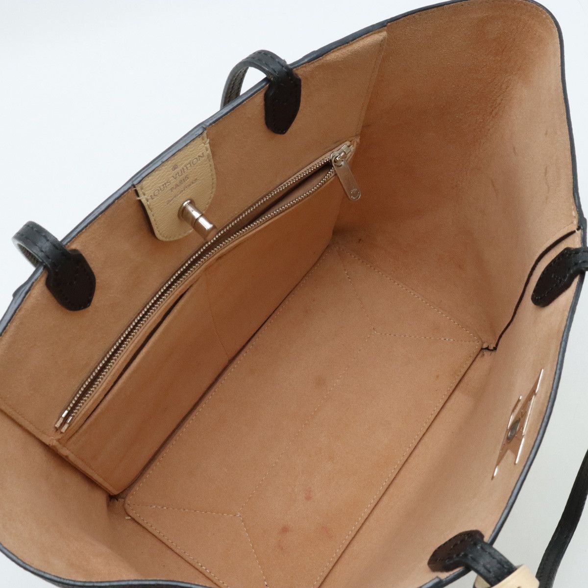 Louis Vuitton Louis Vuitton Louis Vuitton Lockme Cabas Leather Tote Bag M42289 Leather Tote Bag M42289 in Very Good Condition Size ONE SIZE - 5 Thumbnail