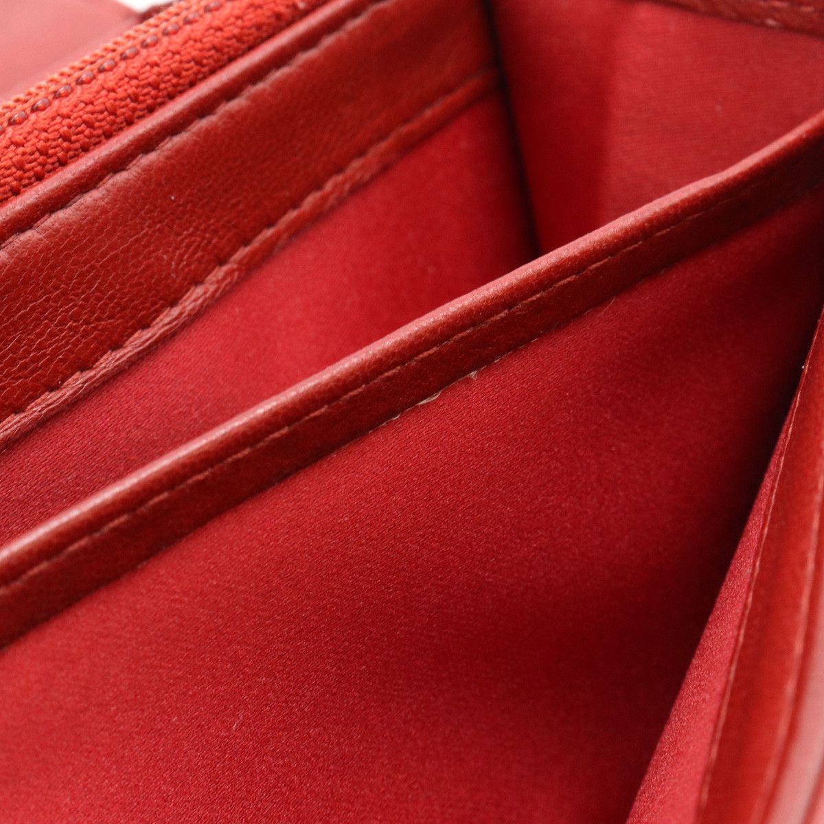 Chanel Chanel Chanel Lambskin Camellia Embossed Long Wallet A82283 Leather Long Wallet A82283 in Very Good Condition Size ONE SIZE - 7 Thumbnail