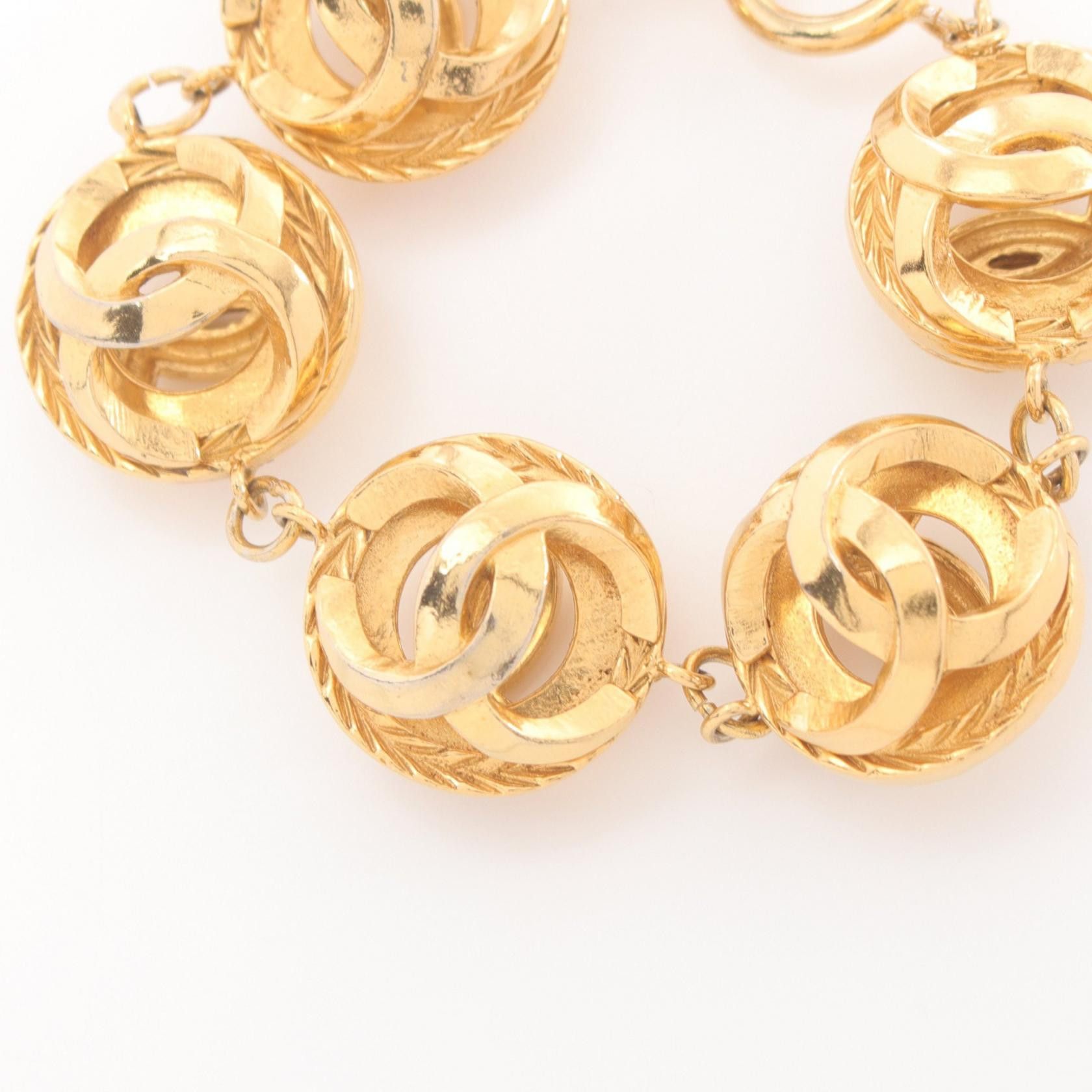 Chanel Chanel CC Link Bracelet Metal Bracelet in Very Good Condition Size ONE SIZE - 2 Thumbnail