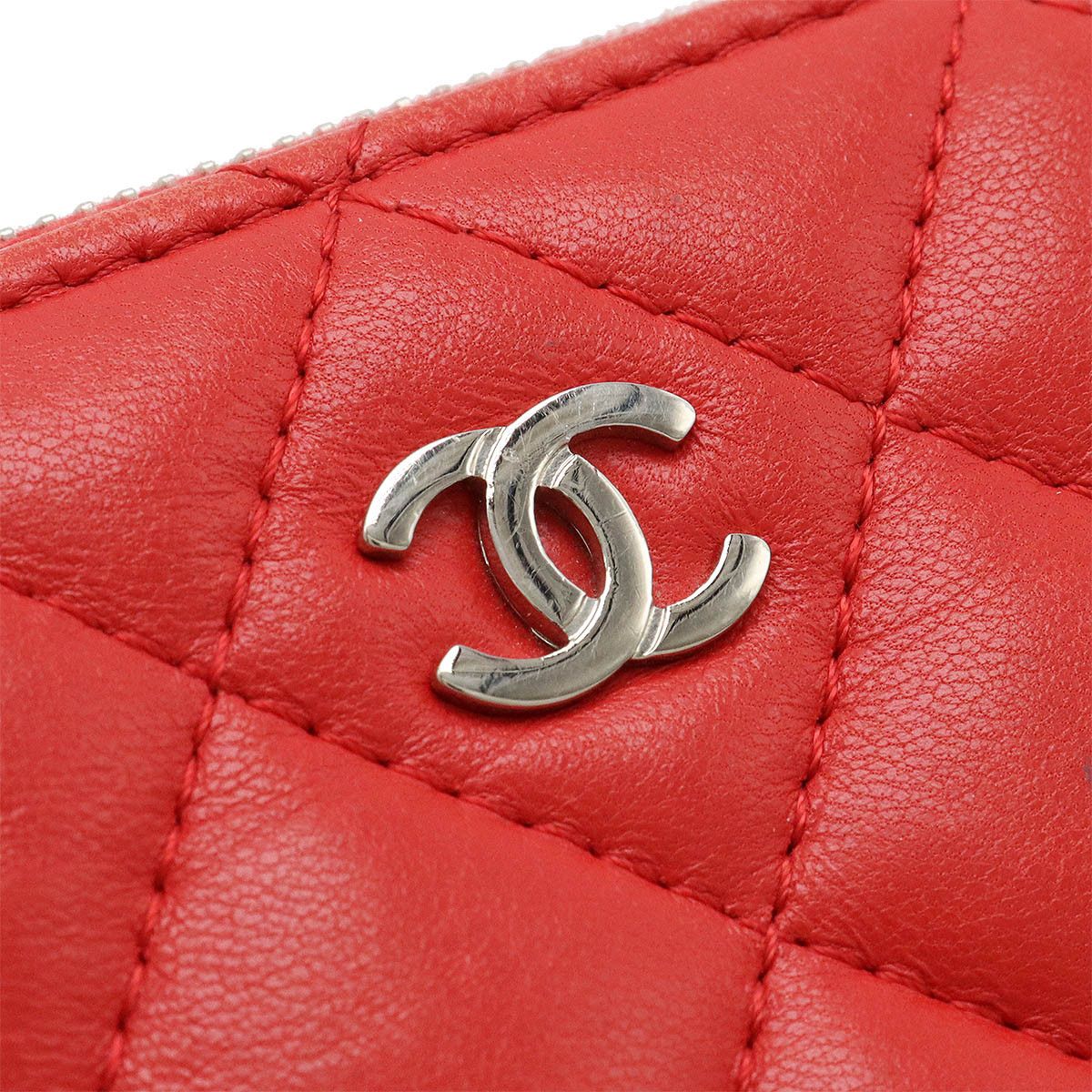 Chanel Chanel Chanel Lambskin Matelasse Mini Pouch Coin Case A82365 Leather Vanity Bag A82365 in Very Good Condition Size ONE SIZE - 7 Thumbnail