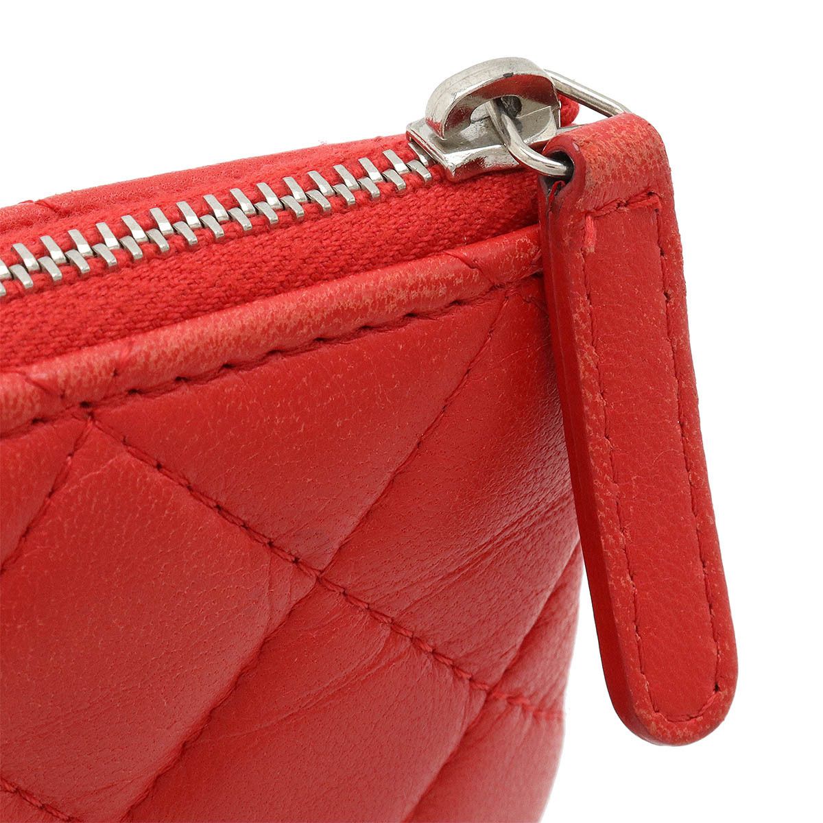 Chanel Chanel Chanel Lambskin Matelasse Mini Pouch Coin Case A82365 Leather Vanity Bag A82365 in Very Good Condition Size ONE SIZE - 4 Thumbnail