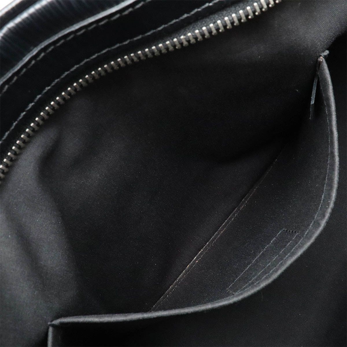 Louis Vuitton Louis Vuitton Louis Vuitton Epi Leather Bowling Montaigne GM Handbag M59312 Leather Handbag M59312 in Very Good Condition Size ONE SIZE - 7 Thumbnail
