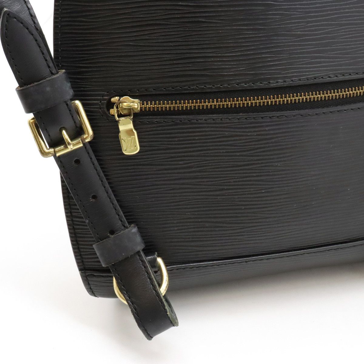 Louis Vuitton Louis Vuitton Louis Vuitton Epi Leather Mabillon Backpack M52232 Leather Backpack M52232 in Good Condition Size ONE SIZE - 8 Thumbnail