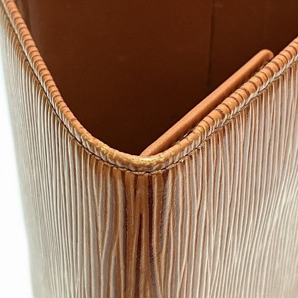 Louis Vuitton Louis Vuitton Louis Vuitton Epi Leather Long Wallet M63383 Leather Long Wallet M63383 in Good Condition Size ONE SIZE - 3 Thumbnail