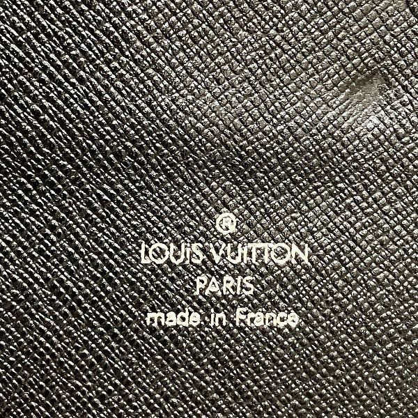 Louis Vuitton Louis Vuitton Louis Vuitton Taiga Organizer Atoll Clutch M30652 Leather Clutch Bag M30652 in Good Condition Size ONE SIZE - 4 Thumbnail