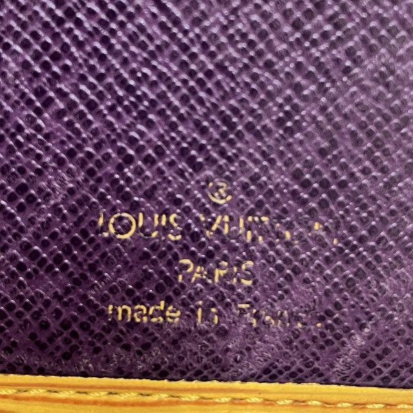 Louis Vuitton Louis Vuitton Louis Vuitton Epi Leather Bifold Wallet M63549 Leather Short Wallet M63549 in Fair Condition Size ONE SIZE - 4 Thumbnail
