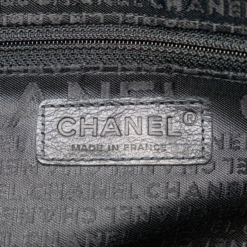 Chanel Chanel Chanel Lambskin Chocobar Handbag Black Leather Handbag in Very Good Condition Size ONE SIZE - 10 Thumbnail