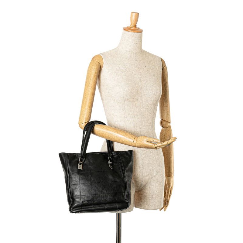 Chanel Chanel Chanel Lambskin Chocobar Handbag Black Leather Handbag in Very Good Condition Size ONE SIZE - 12 Thumbnail