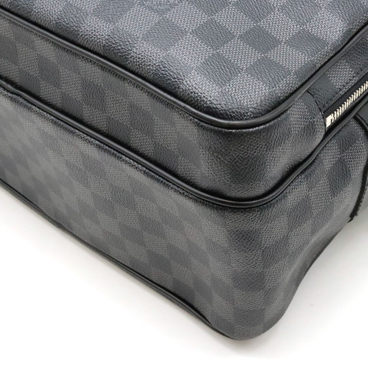 Louis Vuitton Louis Vuitton Louis Vuitton Damier Graphite Io Shoulder Messenger Bag N45252 Canvas Crossbody Bag N45252 in Very Good Condition Size ONE SIZE - 3 Thumbnail