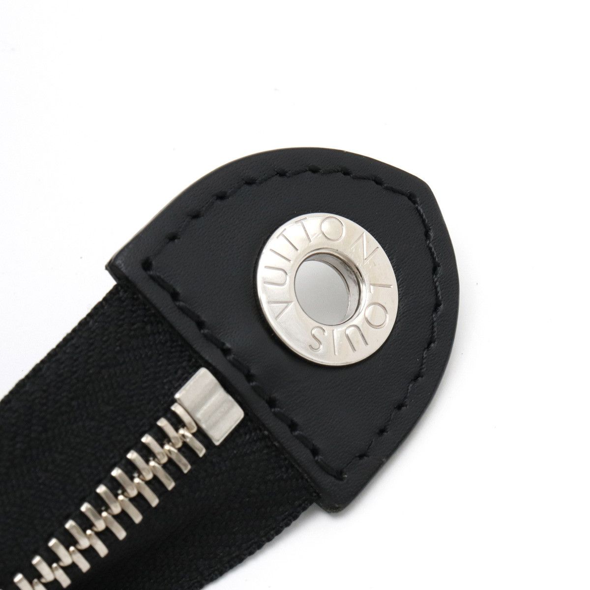 Louis Vuitton Louis Vuitton Louis Vuitton Epi Leather Pochette Voyage Clutch M81326 Leather Clutch Bag M81326 in Great Condition Size ONE SIZE - 5 Thumbnail