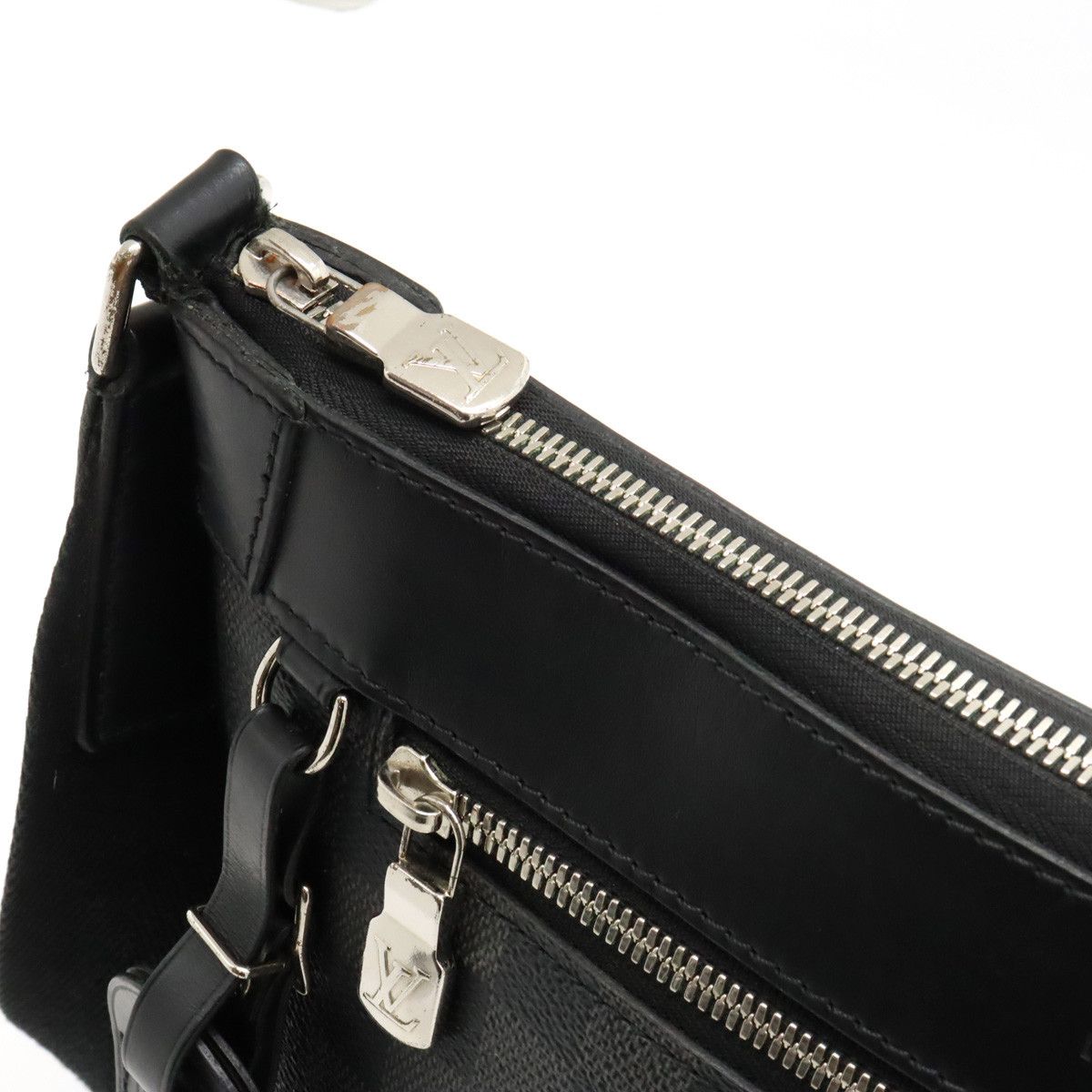 Louis Vuitton Louis Vuitton Louis Vuitton Damier Graphite Mick PM NM Shoulder Bag N40003 Canvas Crossbody Bag N40003 in Very Good Condition Size ONE SIZE - 7 Thumbnail
