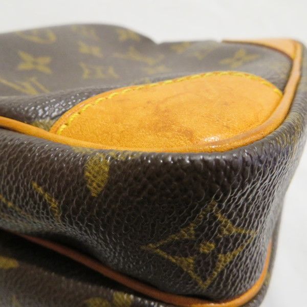 Louis Vuitton Louis Vuitton Louis Vuitton Monogram Amazon Shoulder Bag M45236 Canvas Crossbody Bag M45236 in Fair Condition Size ONE SIZE - 4 Thumbnail