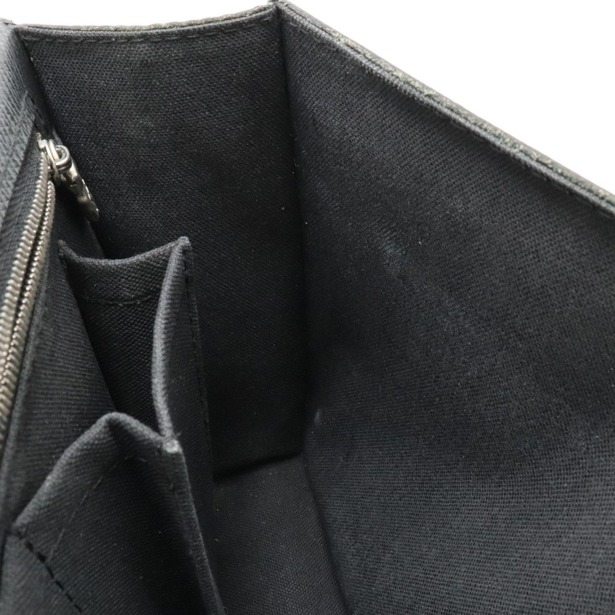 Louis Vuitton Louis Vuitton Louis Vuitton Taiga Leather Belair Clutch Bag M32592 Leather Clutch Bag M32592 in Very Good Condition Size ONE SIZE - 5 Thumbnail