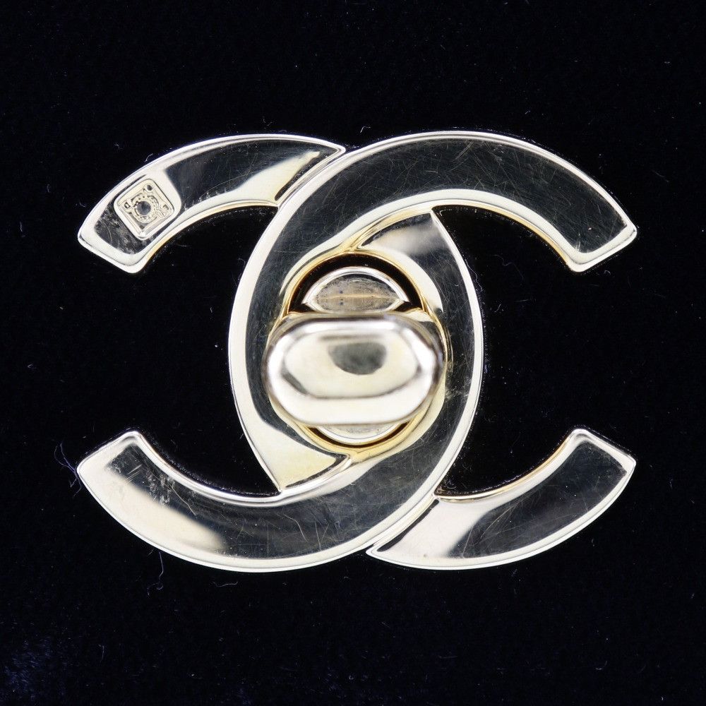 Chanel Chanel Vertical Quilt Velour Handbag Cotton Handbag in Very Good Condition Size ONE SIZE - 11 Thumbnail
