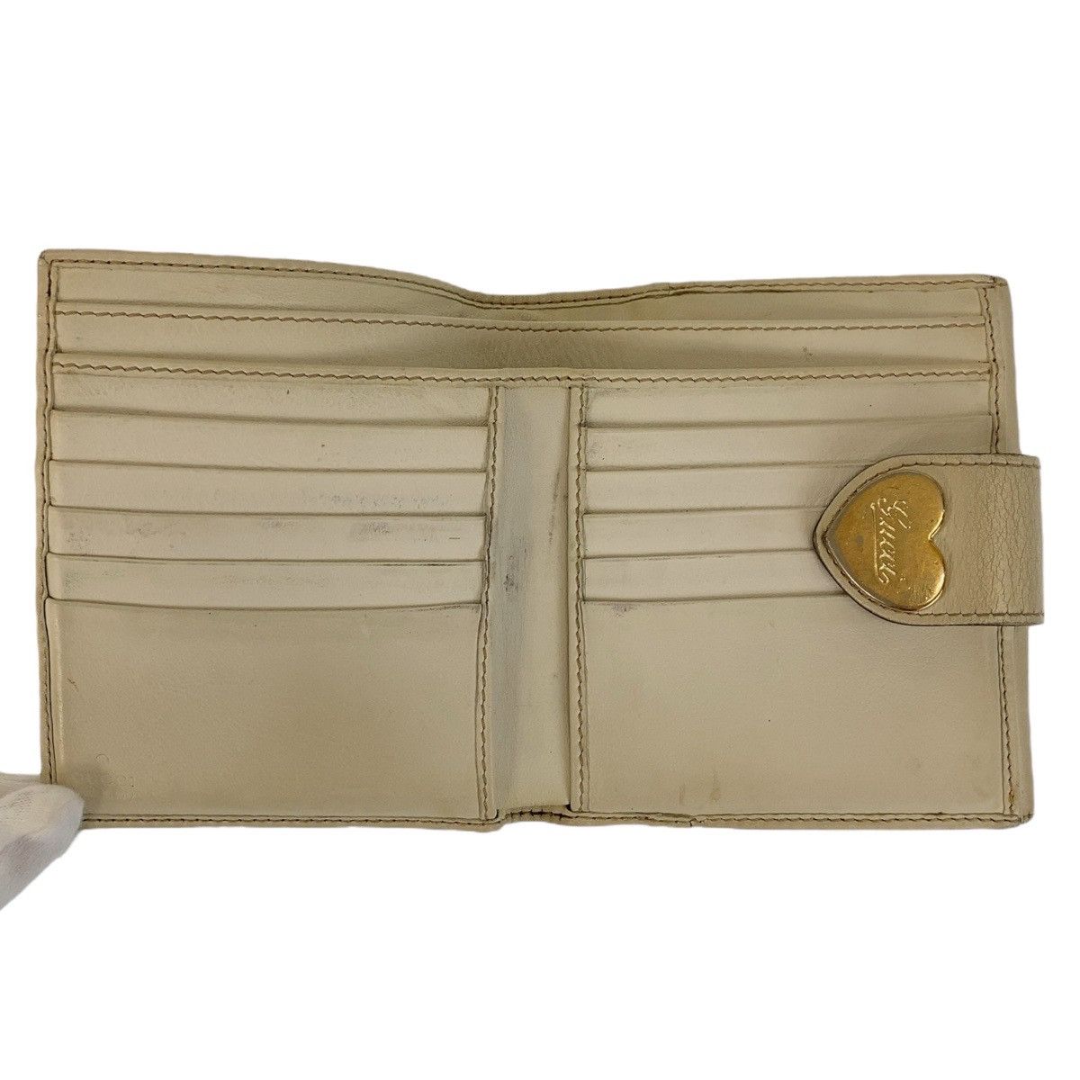 Gucci Gucci Gucci GG Canvas Heart Compact Wallet 408463 Canvas Short Wallet 408463 in Very Good Condition Size ONE SIZE - 3 Thumbnail