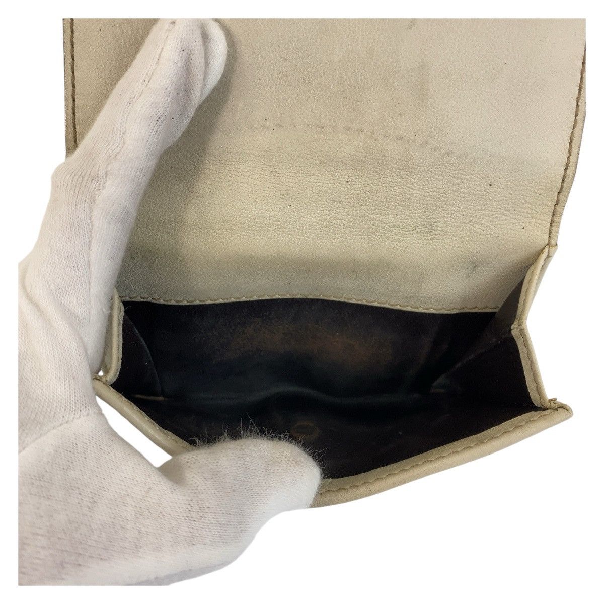 Gucci Gucci Gucci GG Canvas Heart Compact Wallet 408463 Canvas Short Wallet 408463 in Very Good Condition Size ONE SIZE - 6 Thumbnail