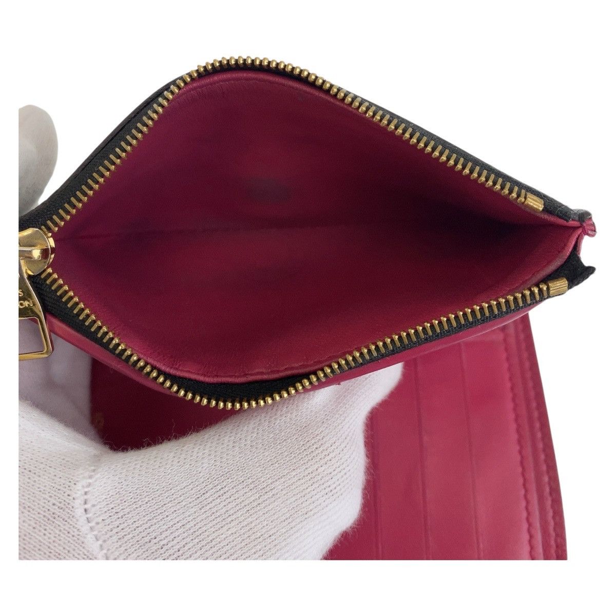 Louis Vuitton Louis Vuitton Louis Vuitton Capucines Leather Compact Wallet M61248 Leather Short Wallet M61248 in Very Good Condition Size ONE SIZE - 5 Thumbnail