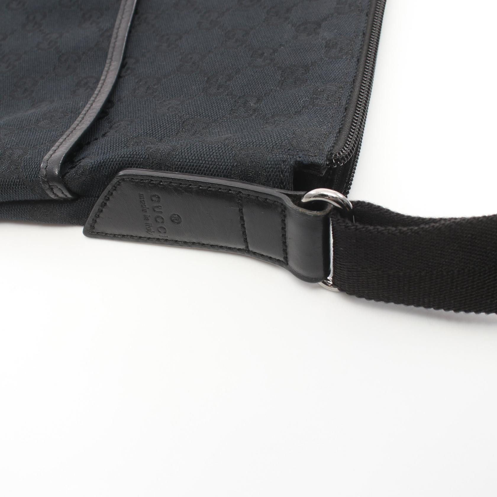Gucci Gucci GG Canvas Crossbody Bag Canvas Crossbody Bag 145857 in Very Good Condition Size ONE SIZE - 7 Thumbnail