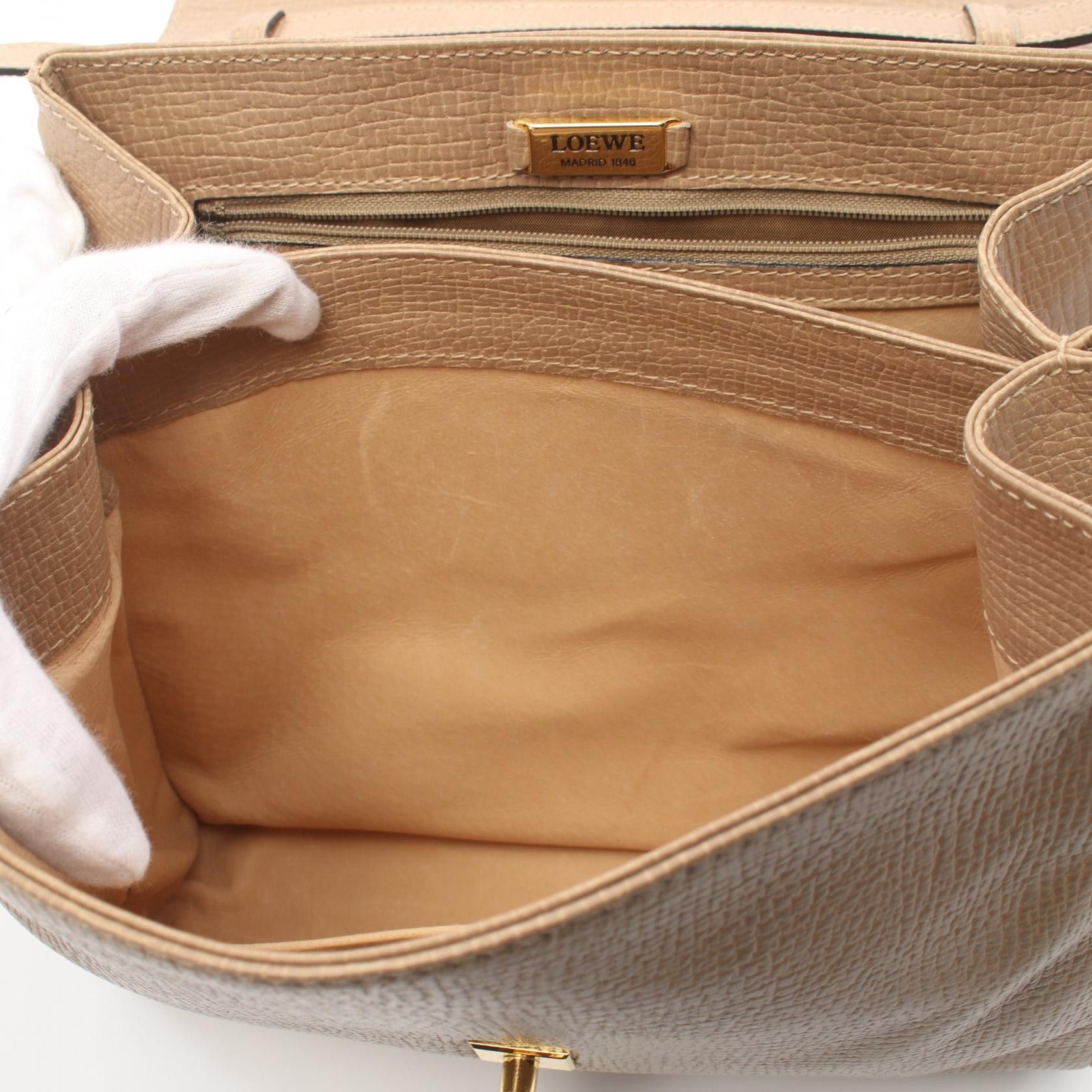 Loewe Loewe Leather Handbag Leather Handbag in Great Condition Size ONE SIZE - 8 Thumbnail