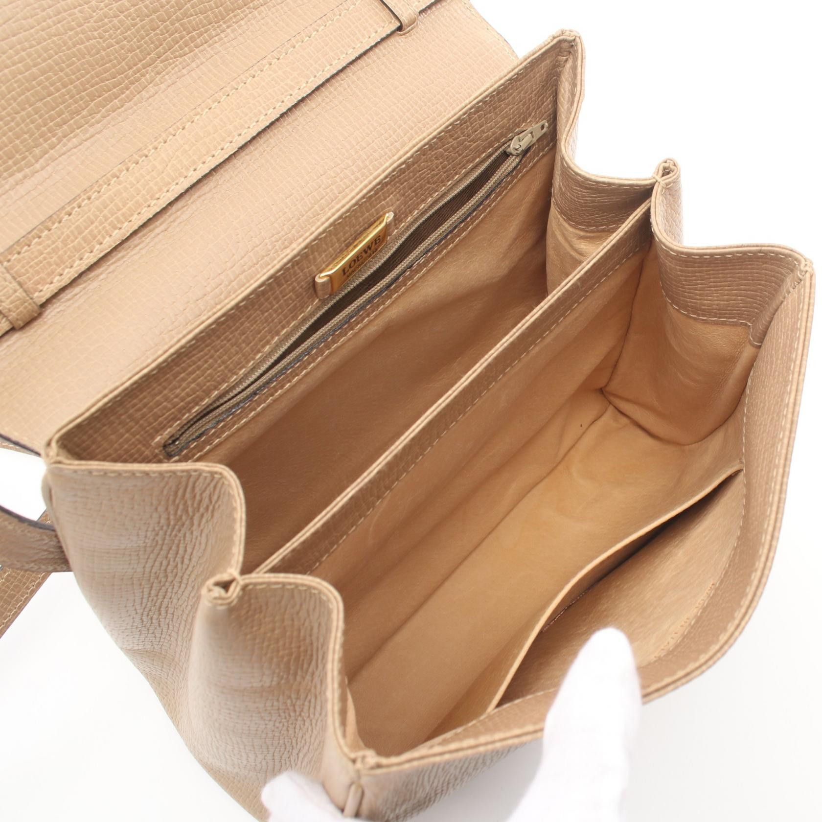 Loewe Loewe Leather Handbag Leather Handbag in Great Condition Size ONE SIZE - 3 Thumbnail