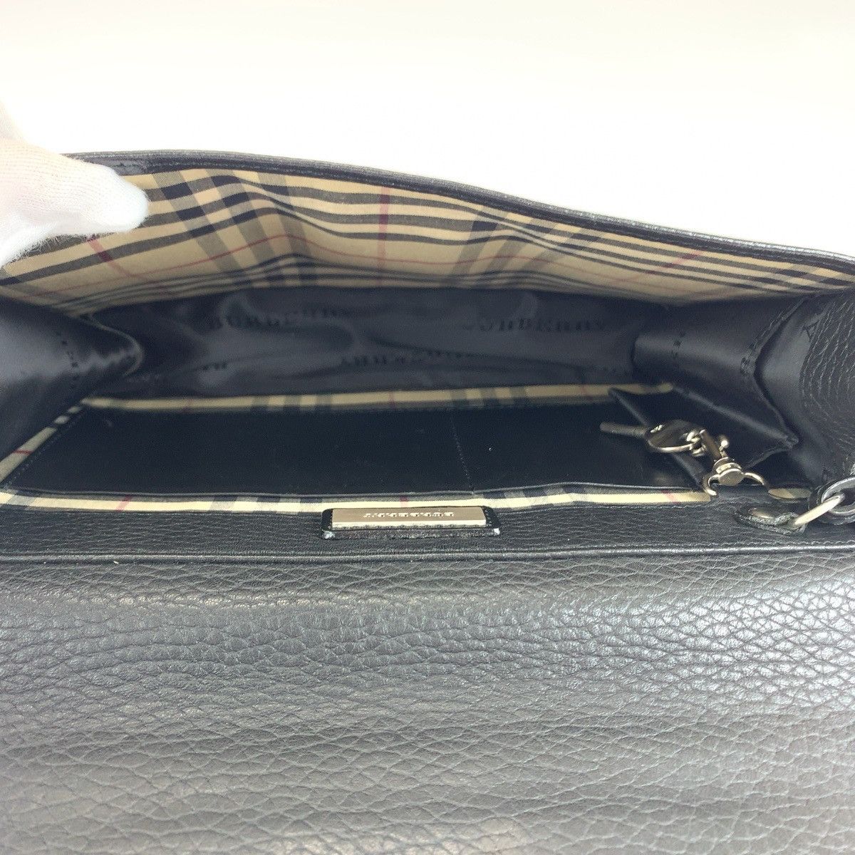 Burberry Burberry Burberry Leather Clutch Bag 408418 Leather Clutch Bag 408418 in Very Good Condition Size ONE SIZE - 9 Thumbnail