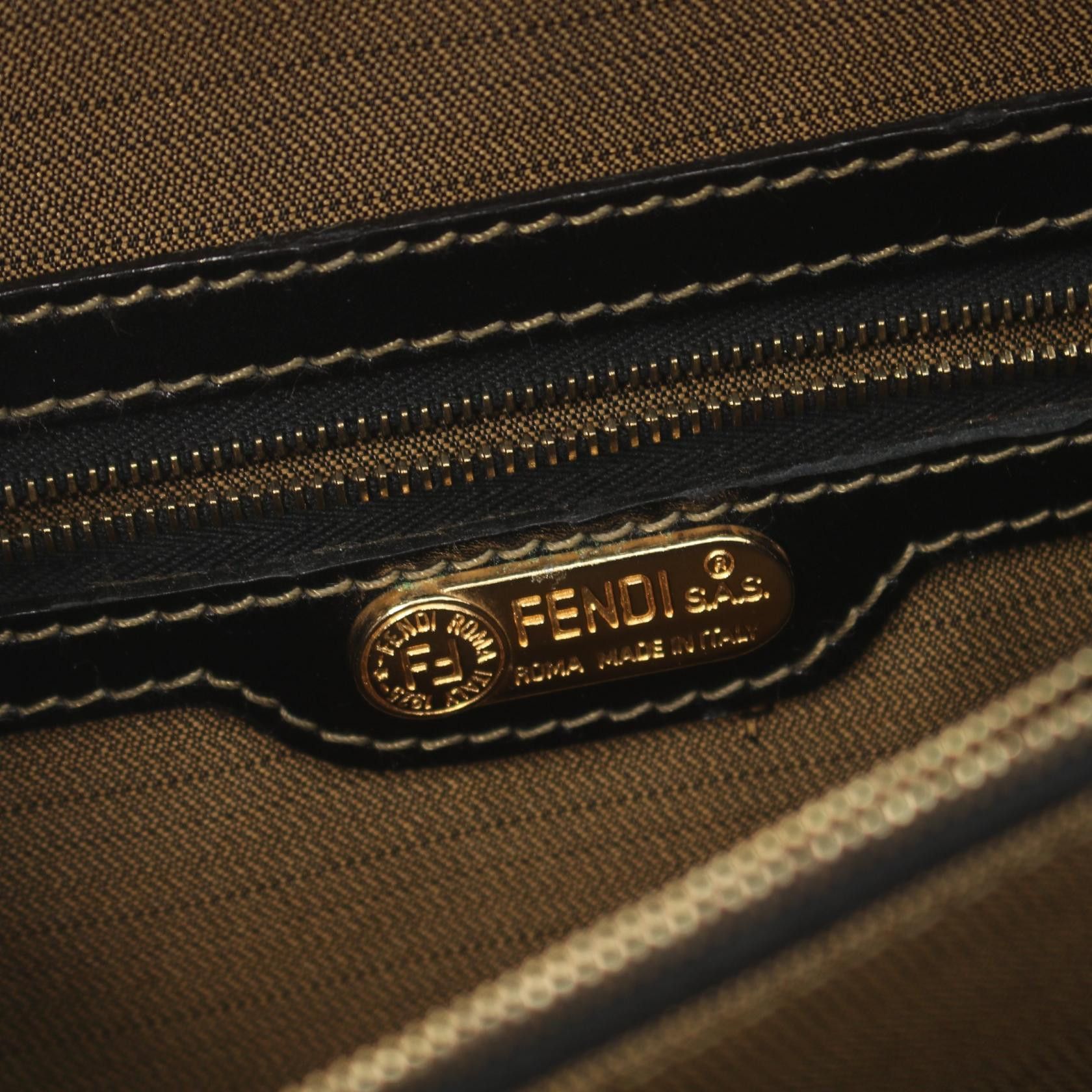 Fendi Fendi Zucca Canvas Handbag Canvas Handbag in Great Condition Size ONE SIZE - 4 Thumbnail
