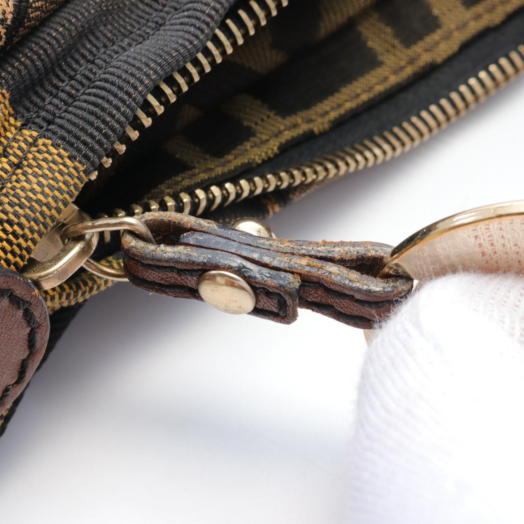 Fendi Fendi Canvas Shoulder Bag Canvas Shoulder Bag in Very Good Condition Size ONE SIZE - 6 Thumbnail
