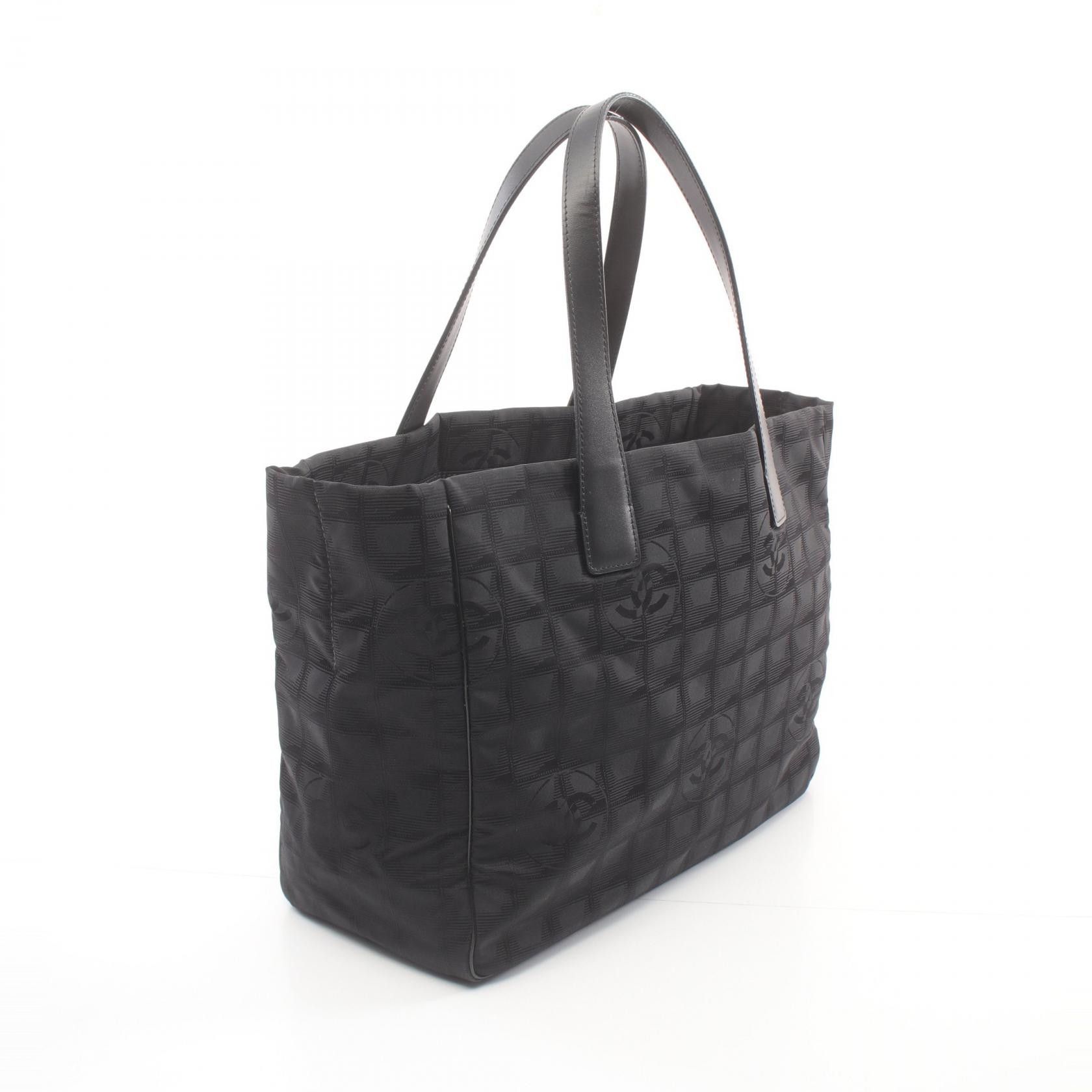 Chanel Chanel New Travel Line Tote Bag Canvas Tote Bag A15991 in Great Condition Size ONE SIZE - 2 Thumbnail