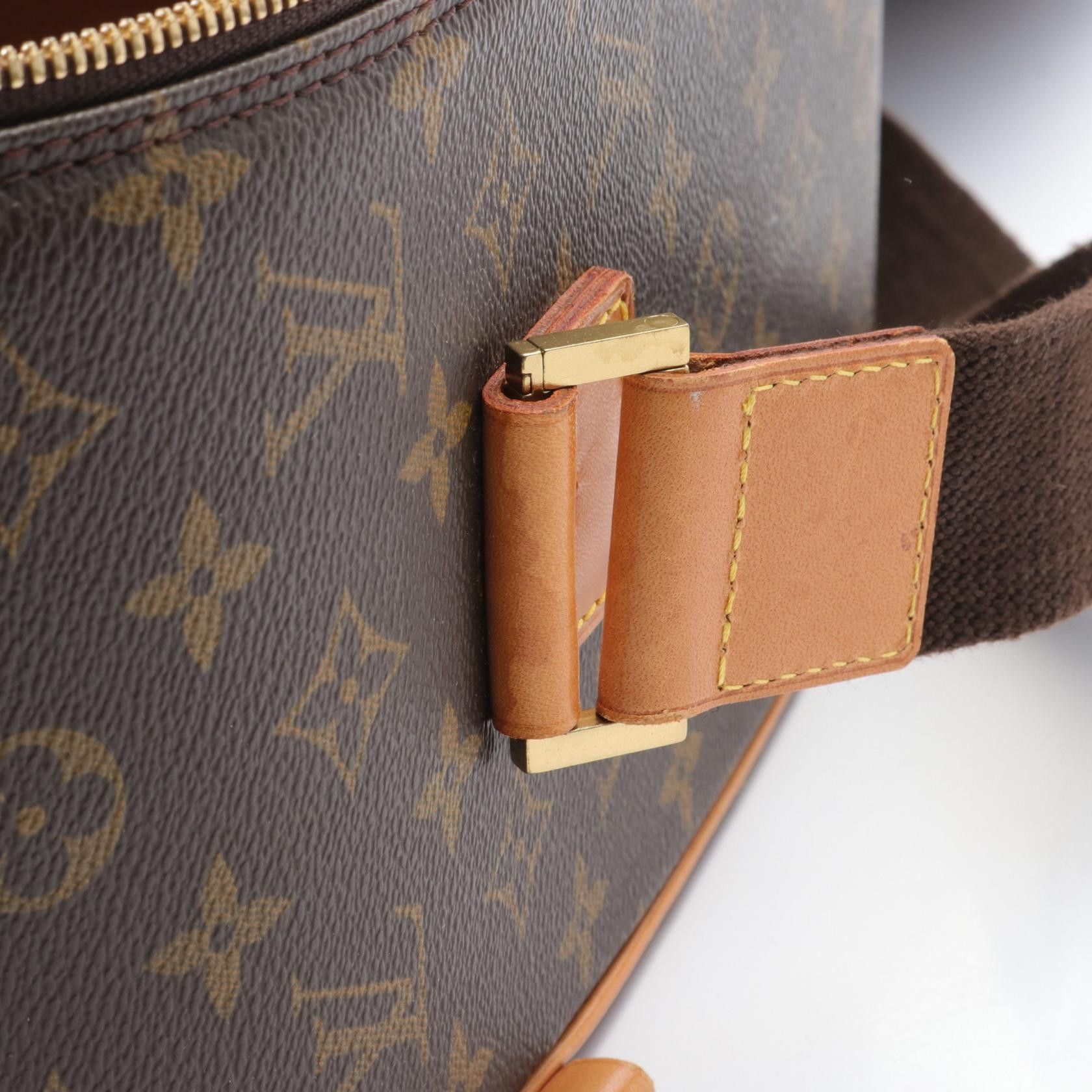 Louis Vuitton Louis Vuitton Packall PM Canvas Handbag M24001 in Very Good Condition Size ONE SIZE - 10 Thumbnail
