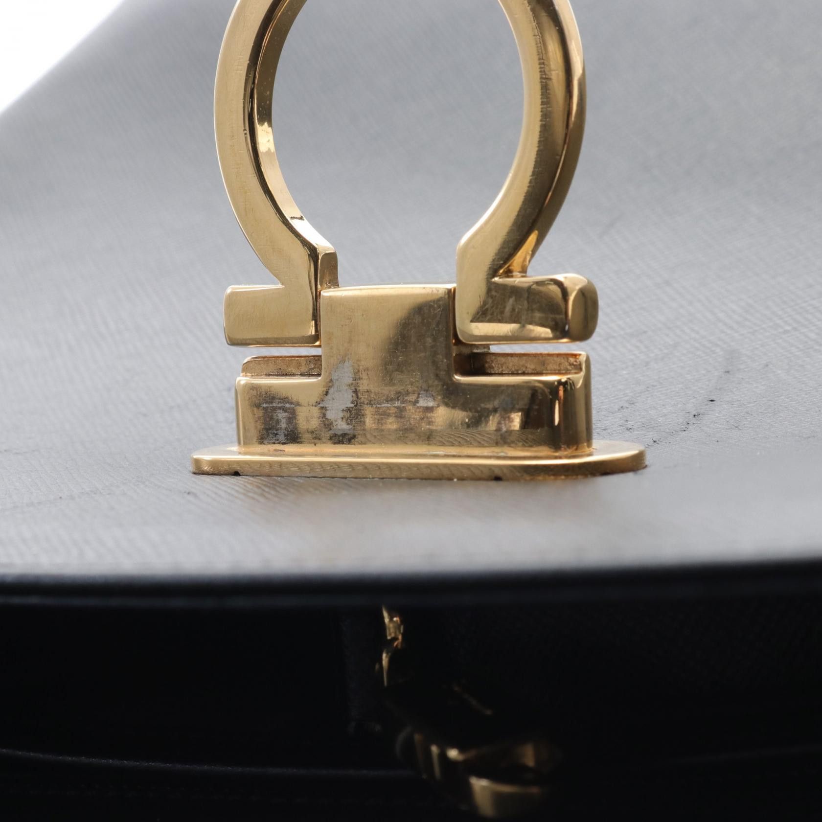 Salvatore Ferragamo Salvatore Ferragamo Gancini Top Handle Bag Leather Handbag 21 0290 in Very Good Condition Size ONE SIZE - 8 Thumbnail