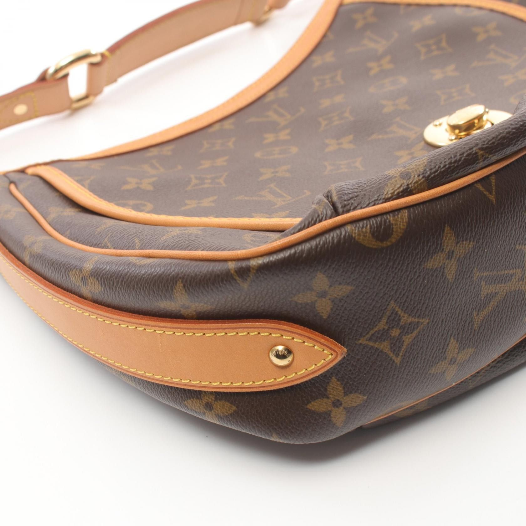 Louis Vuitton Louis Vuitton Monogram Tulum PM Canvas Shoulder Bag M40076 in Great Condition Size ONE SIZE - 10 Thumbnail