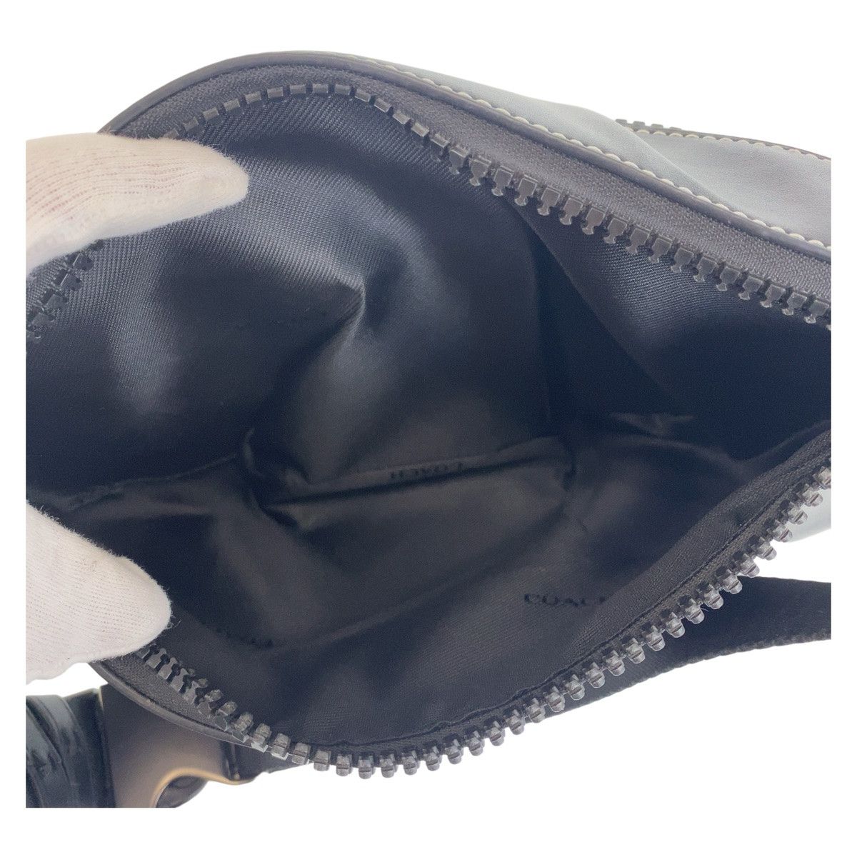Coach Coach Coach Leather GUANG YU Waist Bag 408446 Leather Belt Bag 408446 in Great Condition Size ONE SIZE - 6 Thumbnail