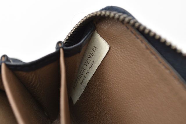 Bottega Veneta Bottega Veneta Bottega Veneta Leather Card Case/Coin Case Navy Leather Card Case 2409a02-bv in Pristine Condition Size ONE SIZE - 6 Thumbnail
