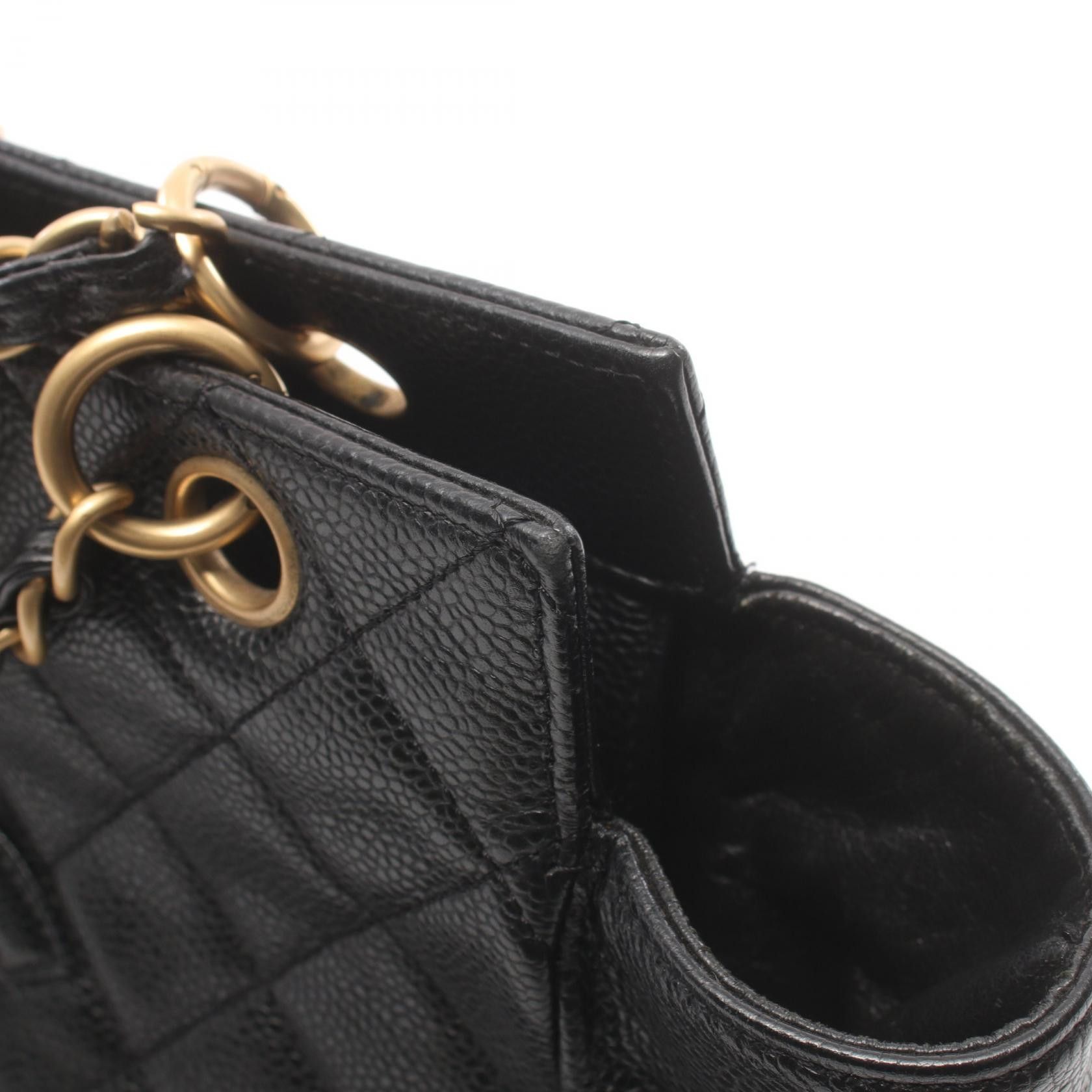 Chanel Chanel Matelasse Chain Shoulder Bag Leather Shoulder Bag A18004 in Very Good Condition Size ONE SIZE - 11 Thumbnail