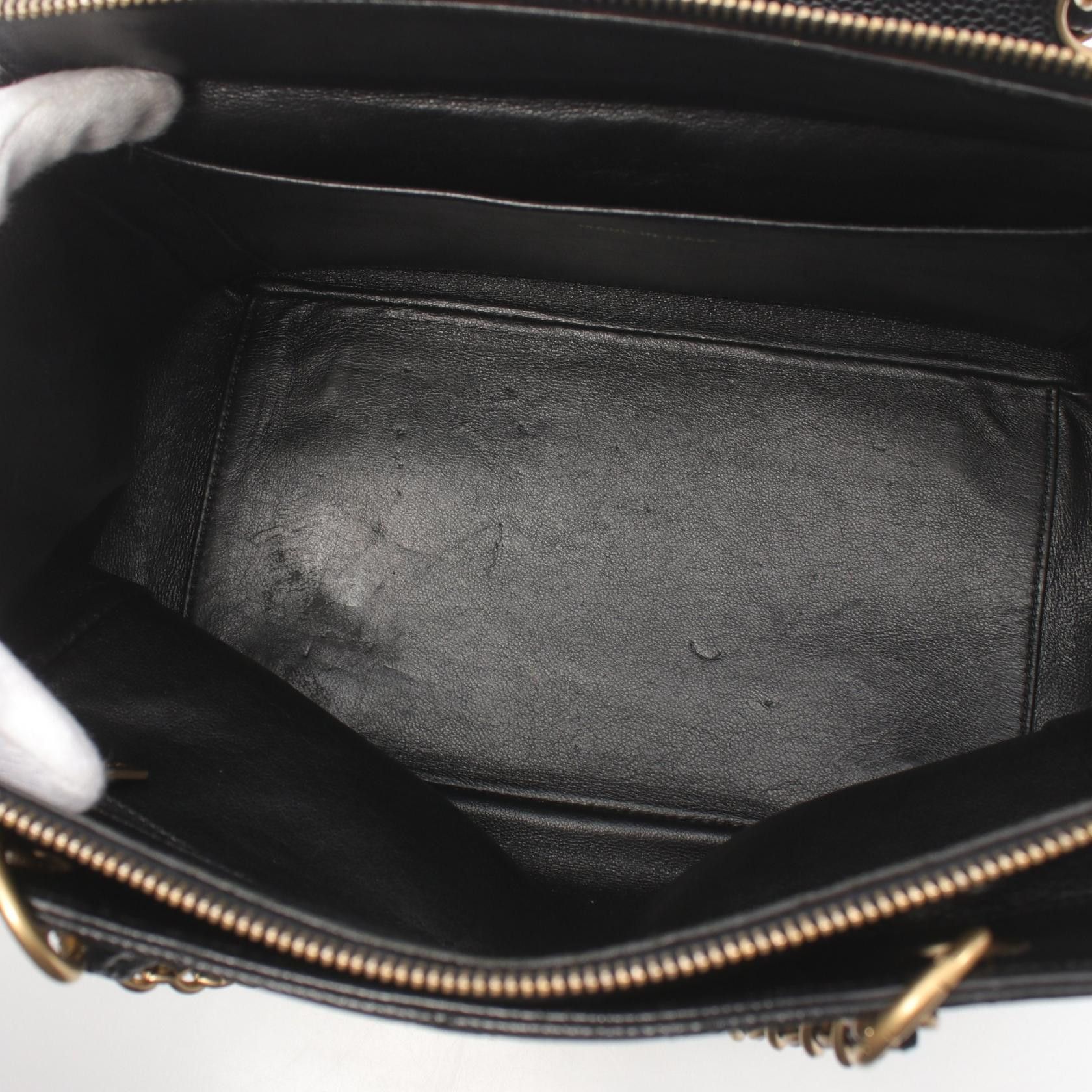 Chanel Chanel Matelasse Chain Shoulder Bag Leather Shoulder Bag A18004 in Very Good Condition Size ONE SIZE - 7 Thumbnail