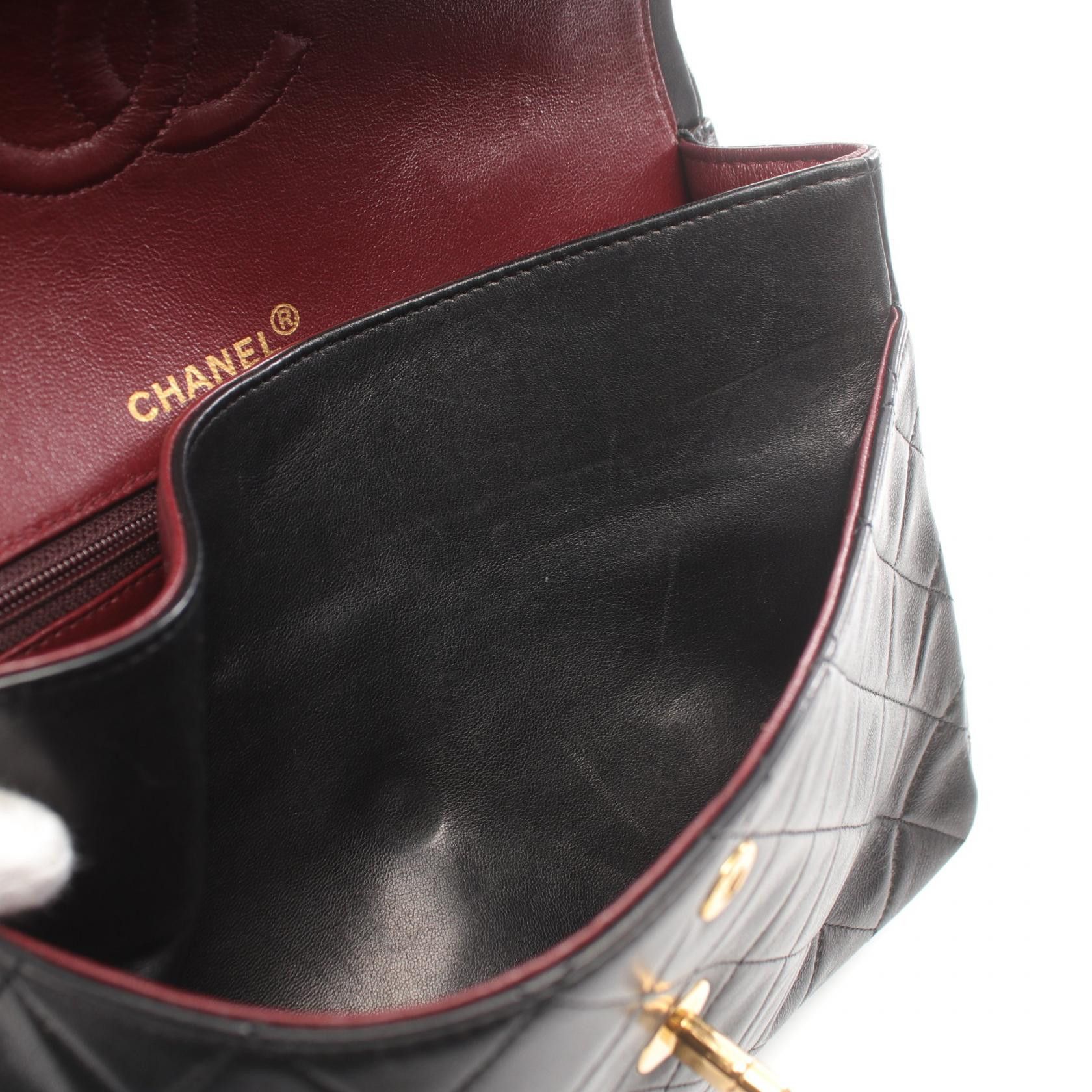 Chanel Chanel Medium Classic Double Flap Bag Leather Shoulder Bag A01112 in Very Good Condition Size ONE SIZE - 7 Thumbnail
