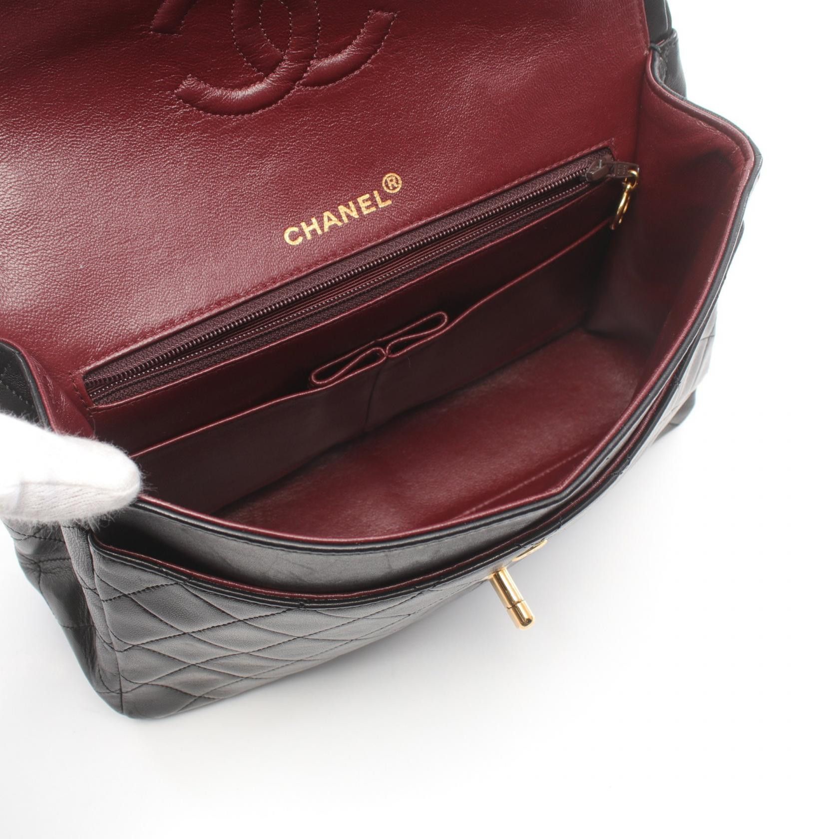 Chanel Chanel Medium Classic Double Flap Bag Leather Shoulder Bag A01112 in Very Good Condition Size ONE SIZE - 3 Thumbnail