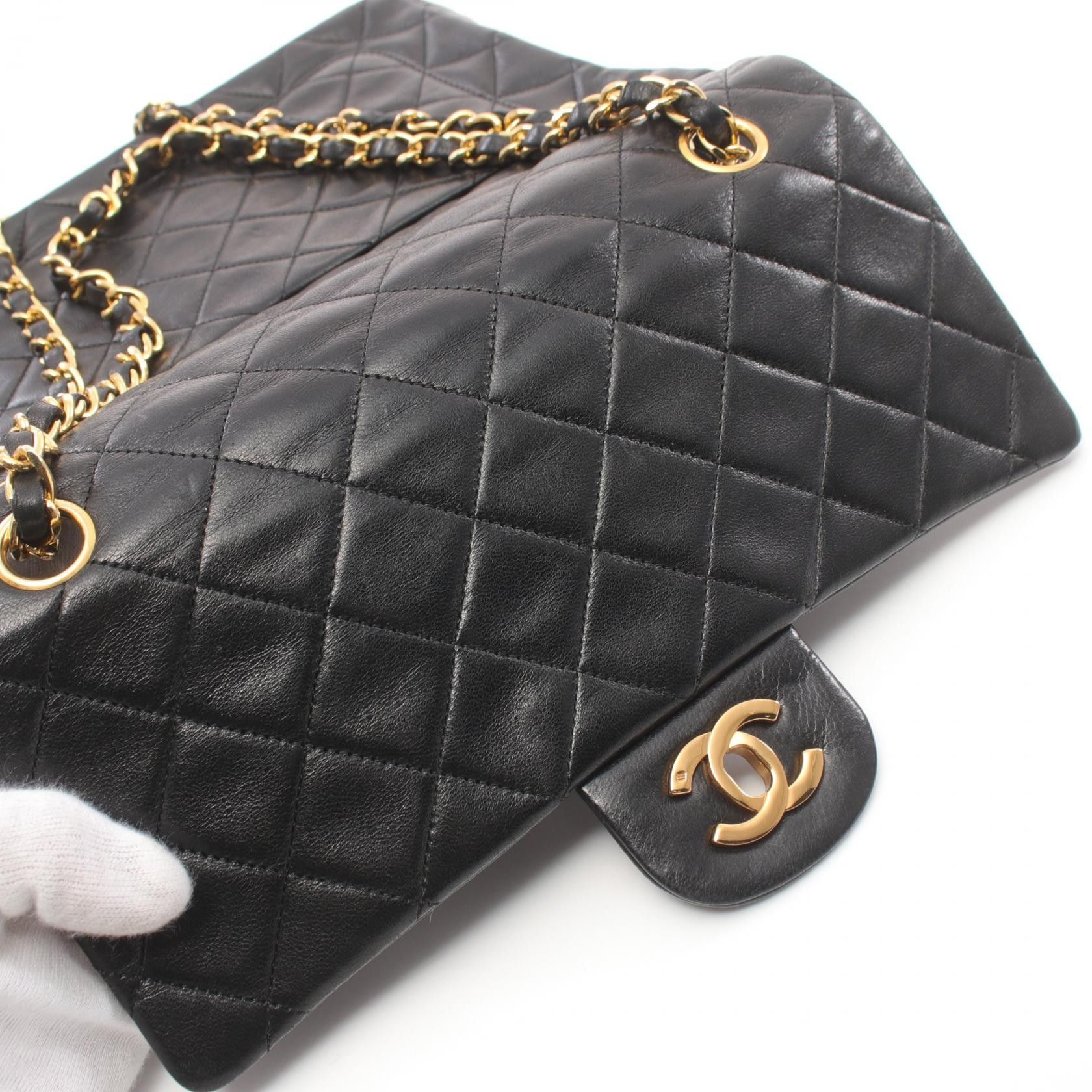 Chanel Chanel Medium Classic Double Flap Bag Leather Shoulder Bag A01112 in Very Good Condition Size ONE SIZE - 12 Thumbnail