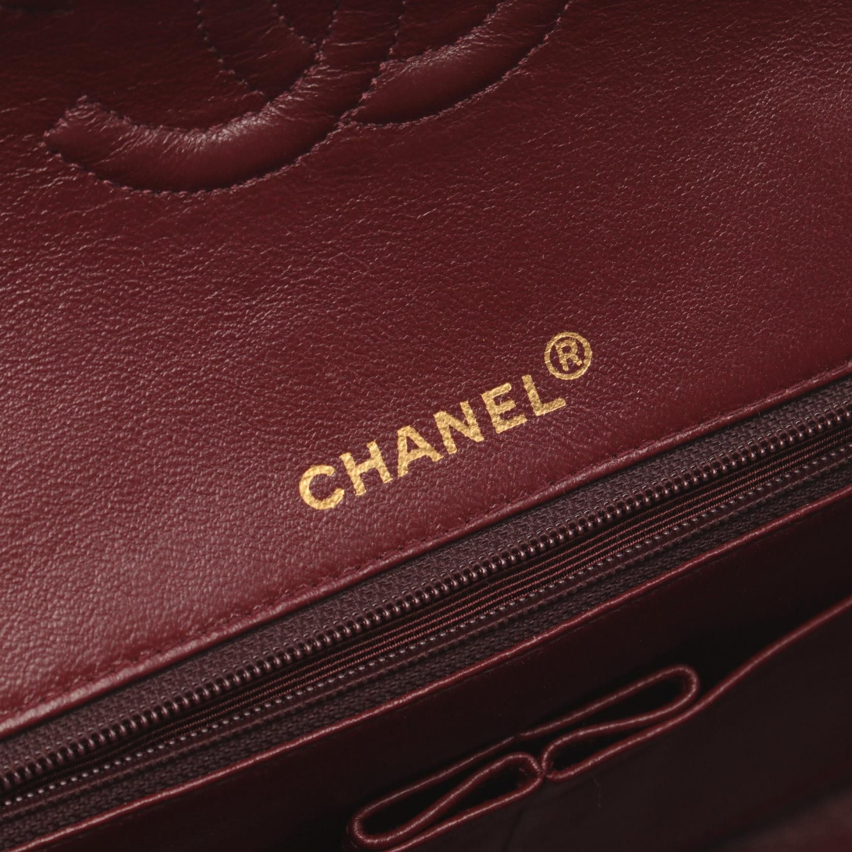 Chanel Chanel Medium Classic Double Flap Bag Leather Shoulder Bag A01112 in Very Good Condition Size ONE SIZE - 4 Thumbnail