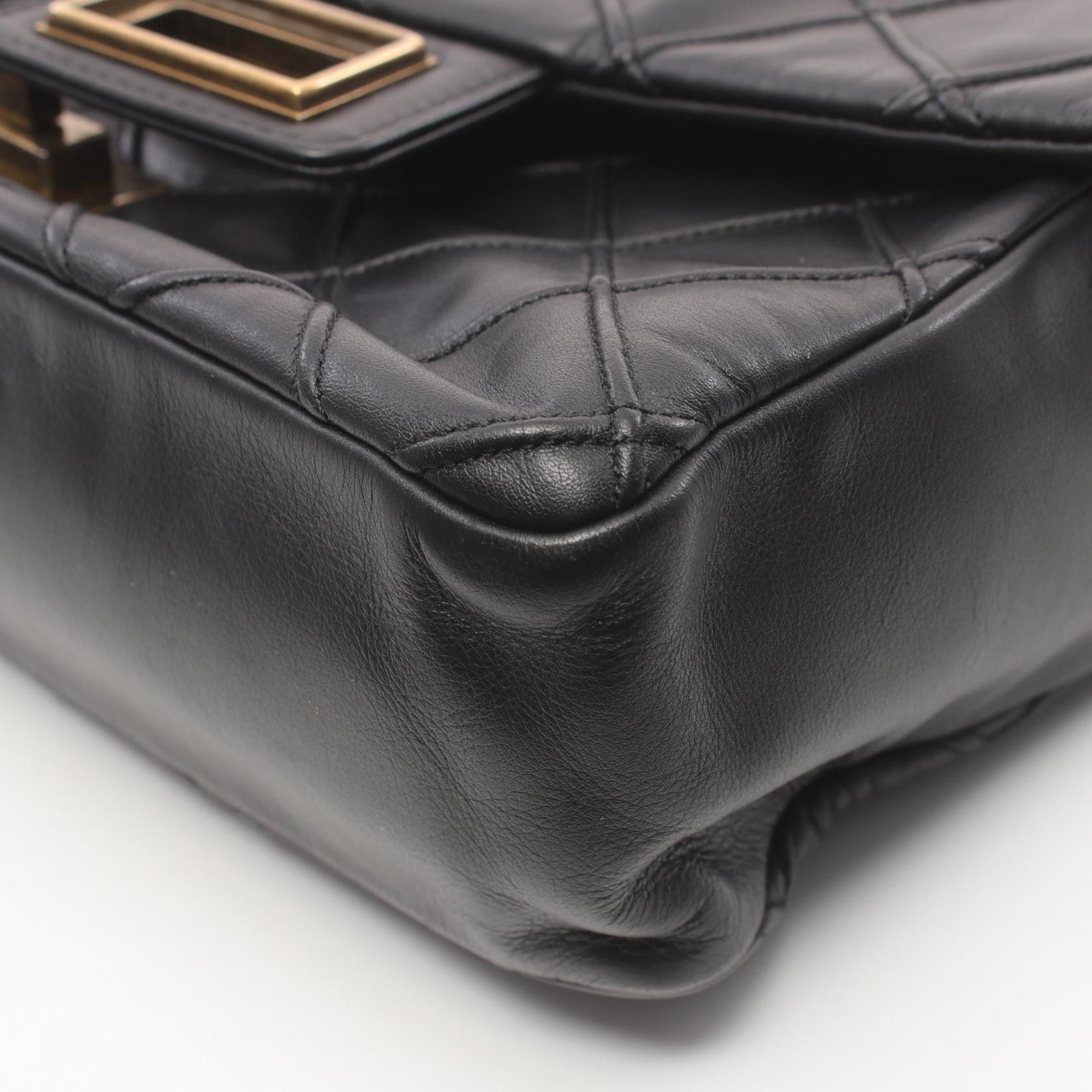 Chanel Chanel Matelasse 2.55 Shoulder Bag Leather Shoulder Bag A37587 in Very Good Condition Size ONE SIZE - 8 Thumbnail