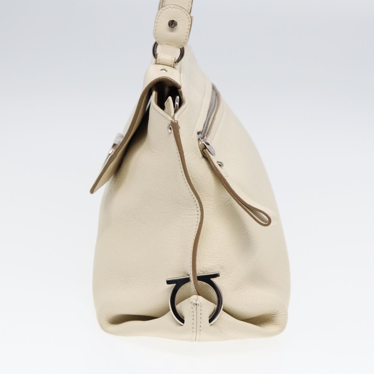 Salvatore Ferragamo Gancini White Leather Handbag (Pre-Owned) Size ONE SIZE - 14 Thumbnail