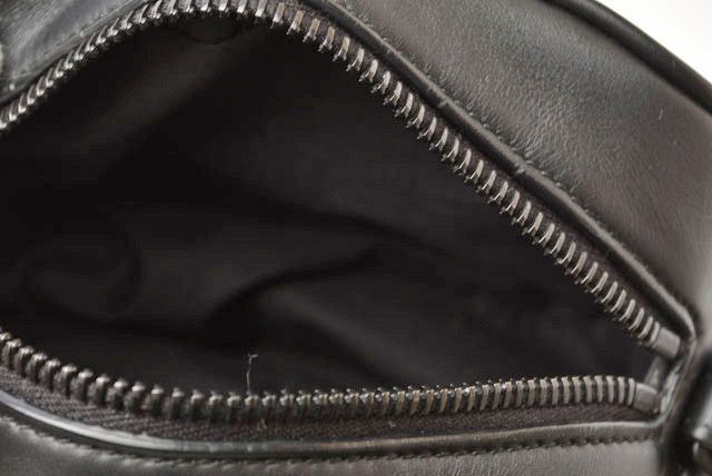 Bottega Veneta Bottega Veneta Bottega Veneta Leather Leggero Punching Shoulder Bag 566753 Leather Crossbody Bag 566753 in Great Condition Size ONE SIZE - 9 Thumbnail