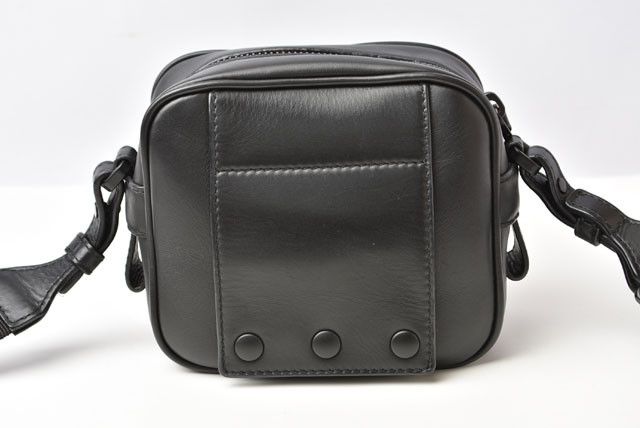 Bottega Veneta Bottega Veneta Bottega Veneta Leather Leggero Punching Shoulder Bag 566753 Leather Crossbody Bag 566753 in Great Condition Size ONE SIZE - 5 Thumbnail