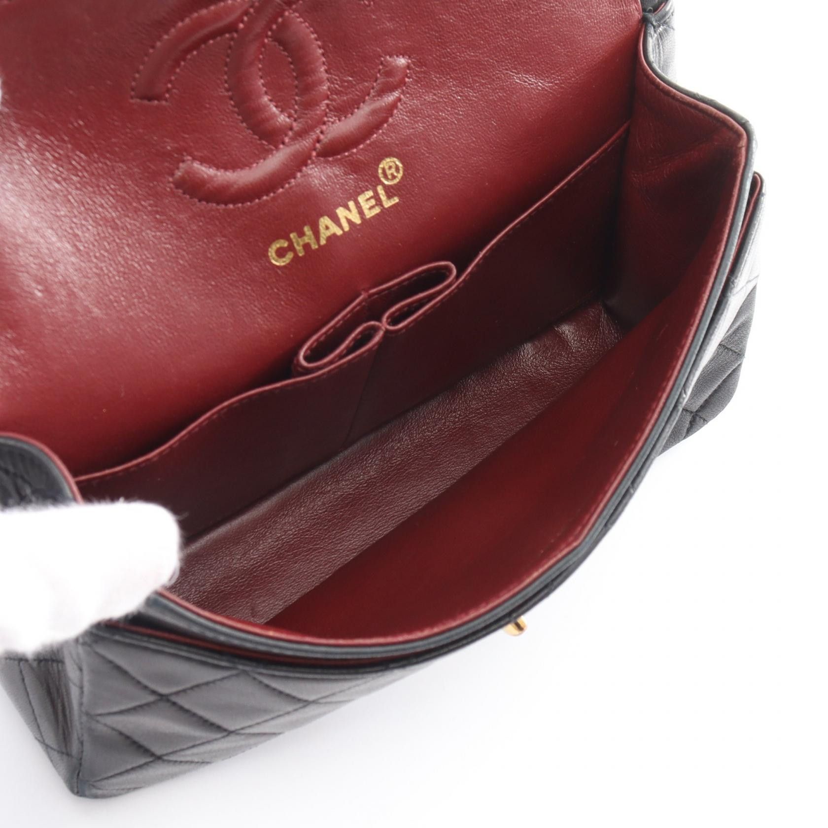 Chanel Chanel Small Classic Double Flap Bag Leather Shoulder Bag A01113 in Very Good Condition Size ONE SIZE - 3 Thumbnail