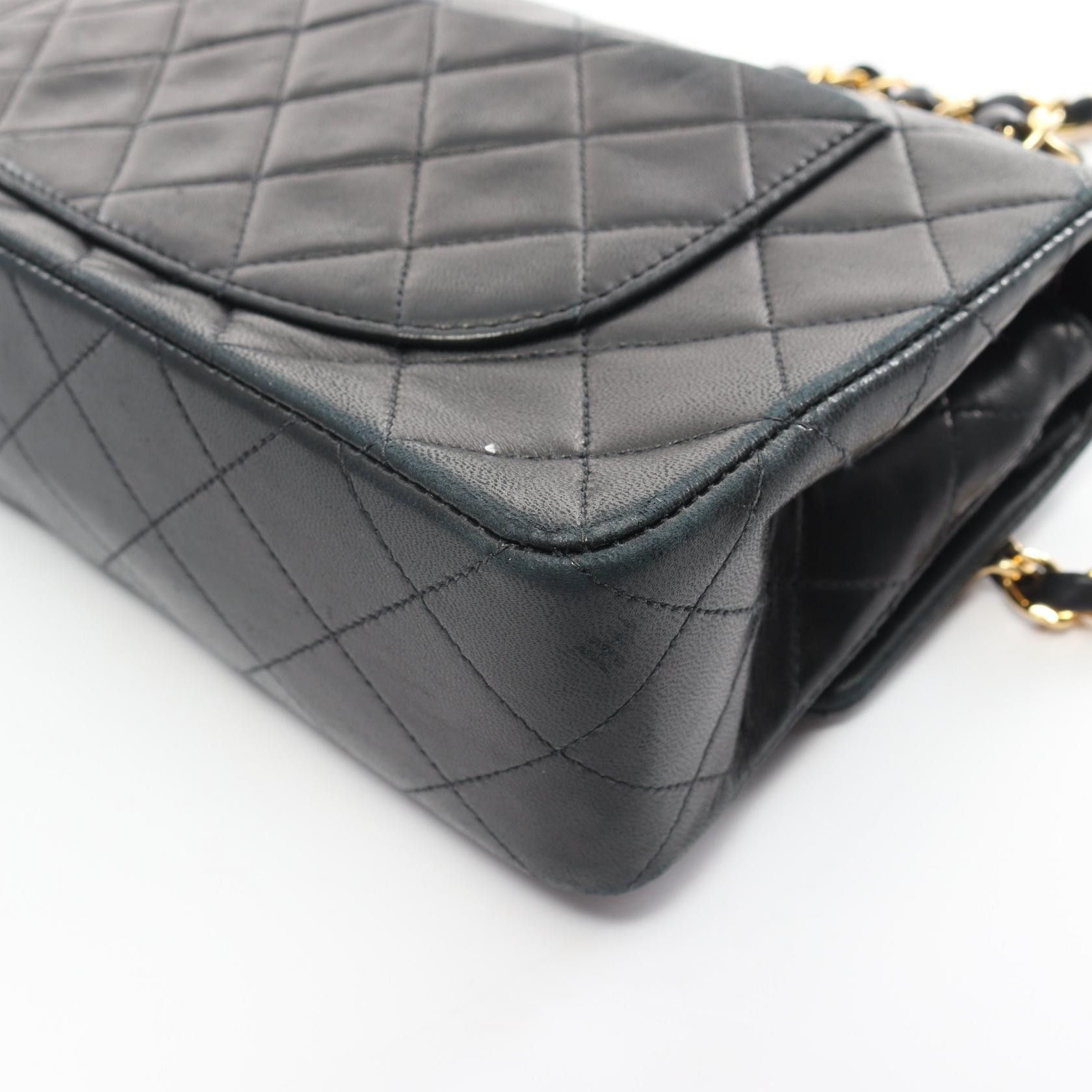 Chanel Chanel Small Classic Double Flap Bag Leather Shoulder Bag A01113 in Very Good Condition Size ONE SIZE - 8 Thumbnail