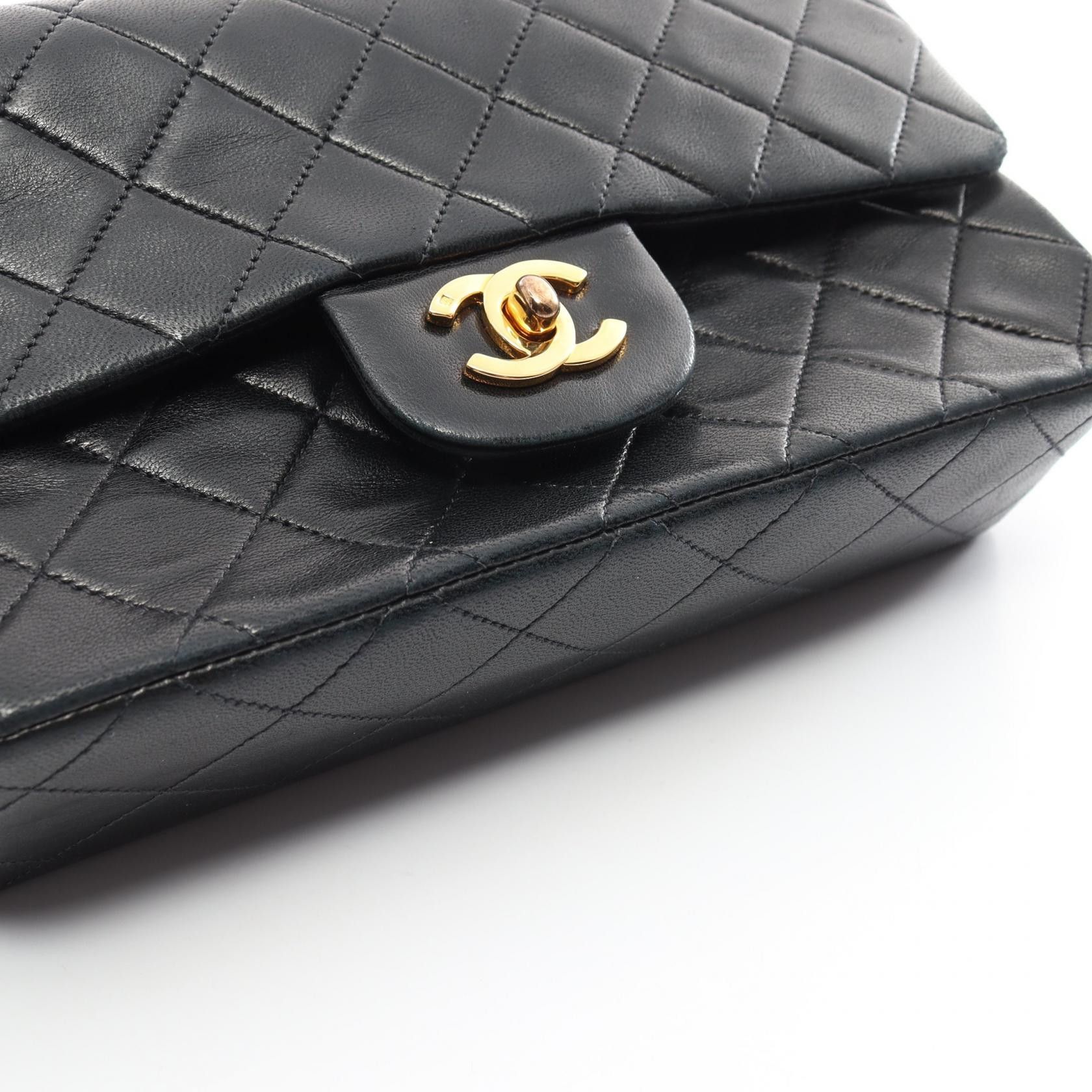Chanel Chanel Small Classic Double Flap Bag Leather Shoulder Bag A01113 in Very Good Condition Size ONE SIZE - 7 Thumbnail
