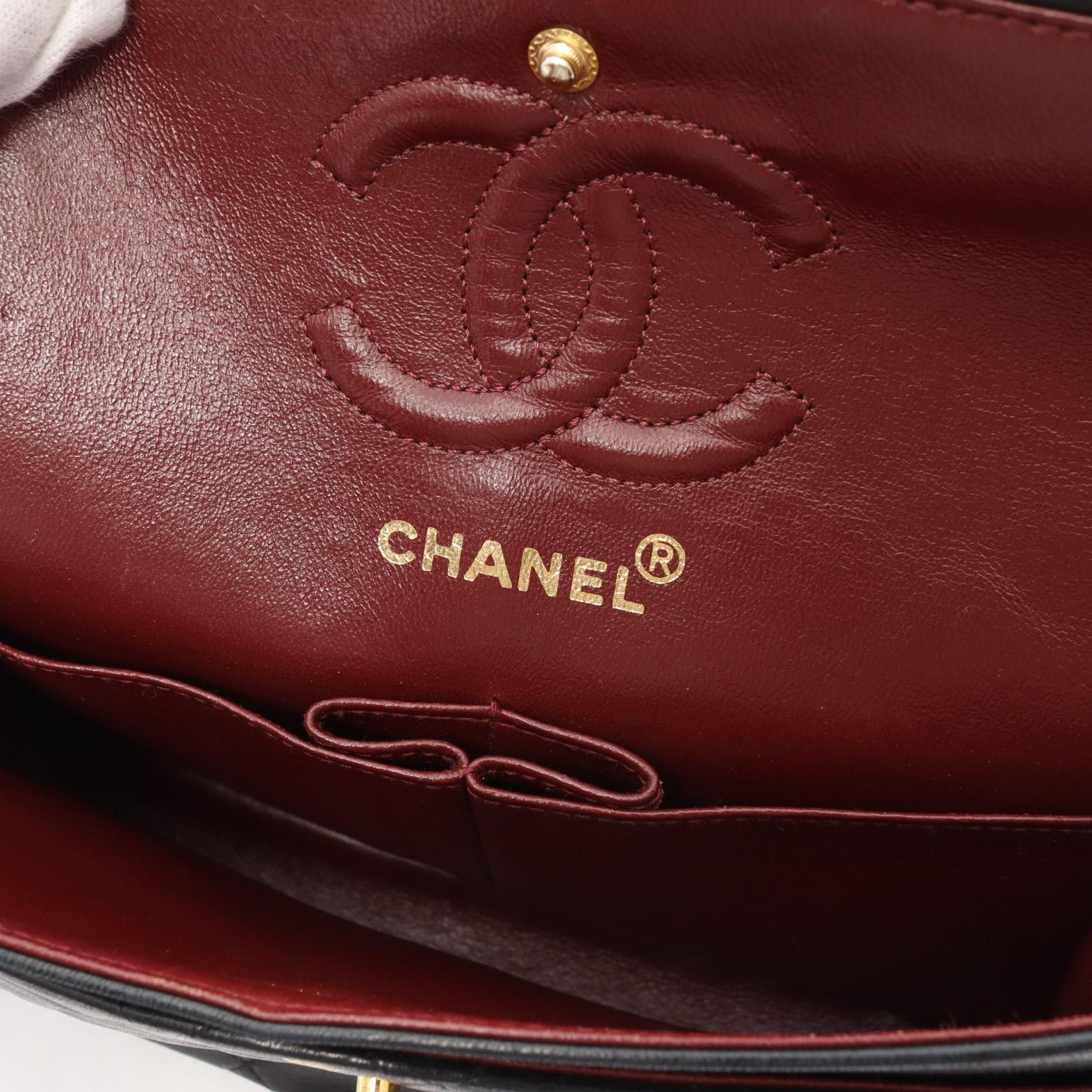 Chanel Chanel Small Classic Double Flap Bag Leather Shoulder Bag A01113 in Very Good Condition Size ONE SIZE - 4 Thumbnail